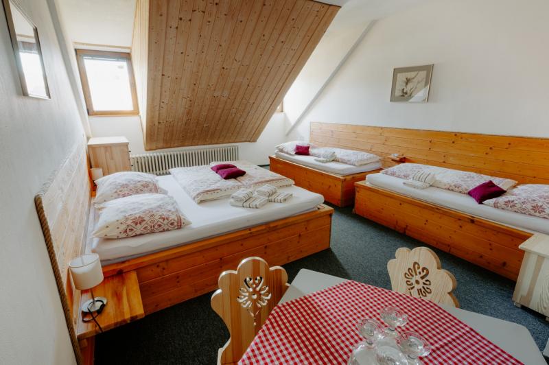 Izba Izba pre štyroch v Hotelconsults.r.o. – Štvorlôžková izba