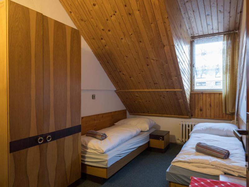 Izba Izba pre dvoch (bez kúpeľne) v Hotelconsults.r.o. – Dvojlôžková izba so spoločnou kúpeľňou